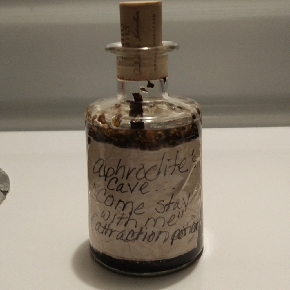 "Aphrodite's", attraction oil/ potion( please read)